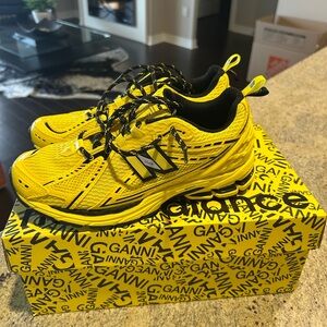 GANNI x NEW BALANCE size US 6.5 Men’s fit size 8 women’s